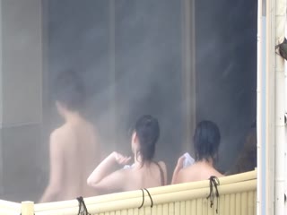 4月新流女子室外温泉洗浴长焦高清偸拍脱得精光各种年龄段的妹子们泡澡亮点太多了极品身材白虎逼美少女是焦点3